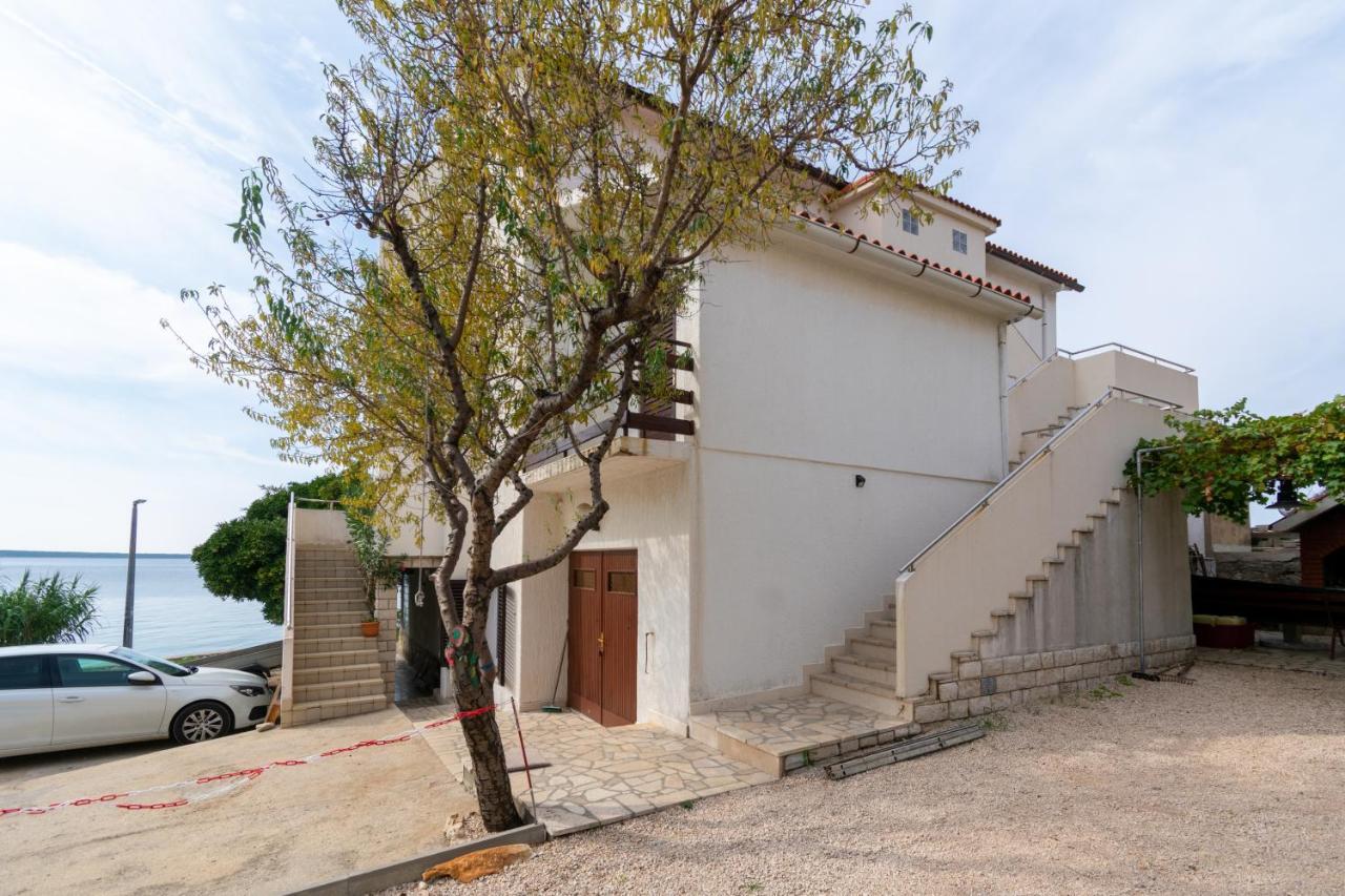 Apartments By The Sea Mandre, Pag - 4101 Колан Екстериор снимка