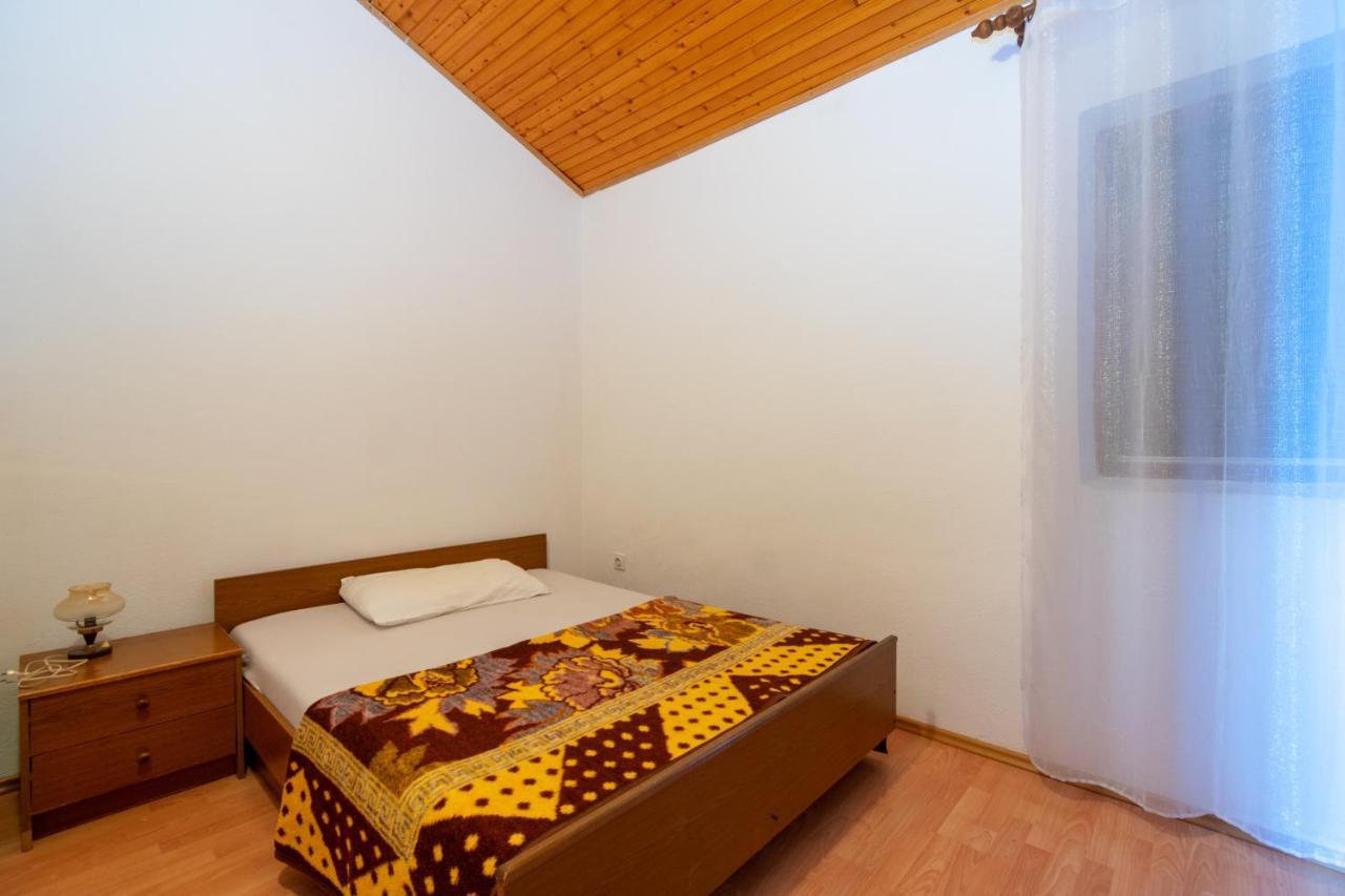 Apartments By The Sea Mandre, Pag - 4101 Колан Екстериор снимка