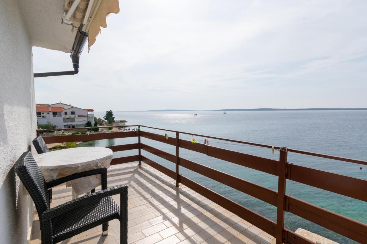 Apartments By The Sea Mandre, Pag - 4101 Колан Екстериор снимка